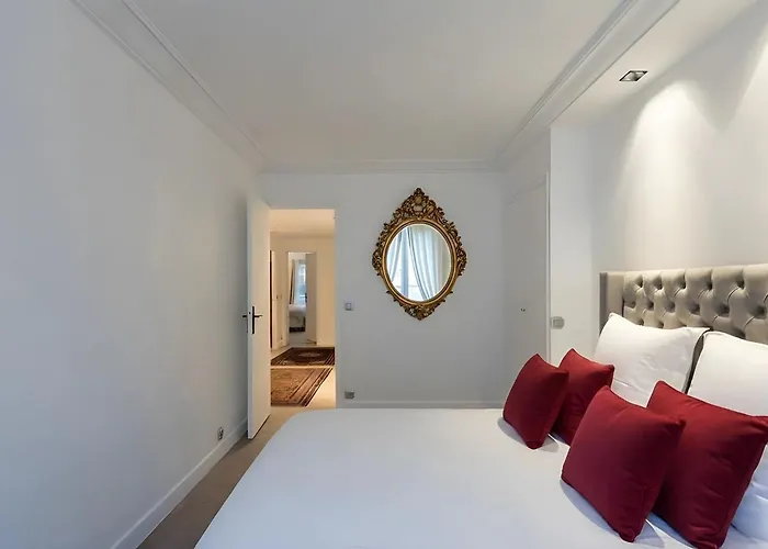 Cosy 3br - Large Layout - Arc De Triomphe * باريس