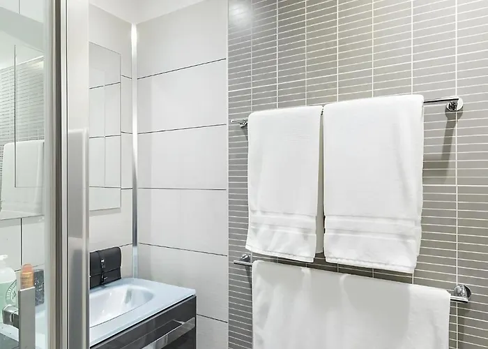Cosy 3br - Large Layout - Arc De Triomphe شقة *